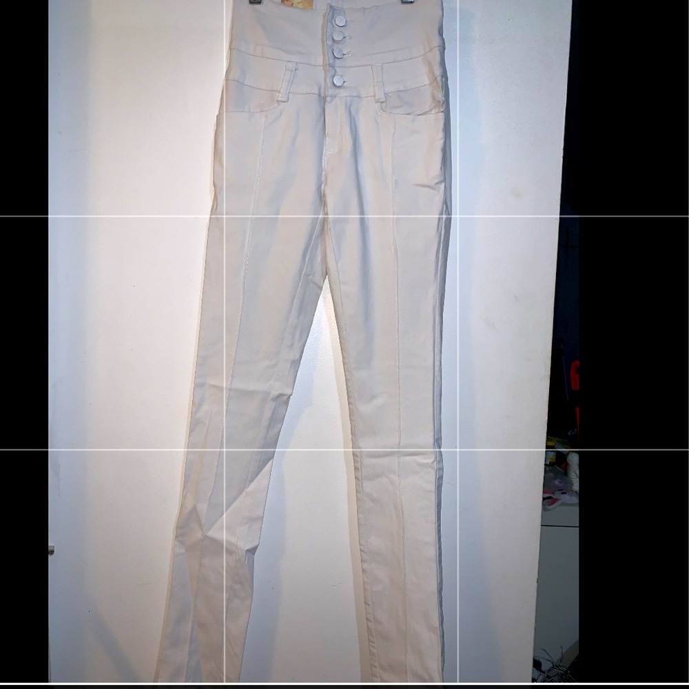 white high waisted jeans